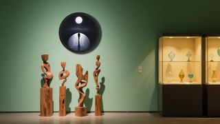 원형 스크린 - 직사각형 디지털 사이니지의 단조로움을 깨다